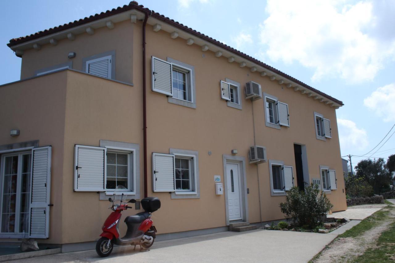 Apartments Pegla Nerezine Exterior photo